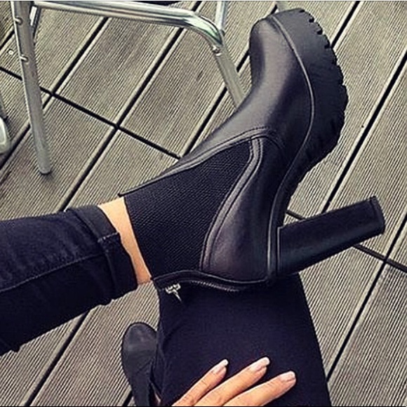 Steve Madden Amandaa Boot 